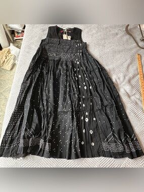 New with tags black silk cotton blend Injiri dress with pockets Medium